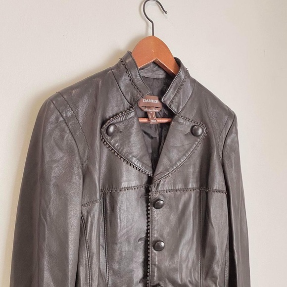 Vintage Style Leather Jacket - Picture 3 of 4